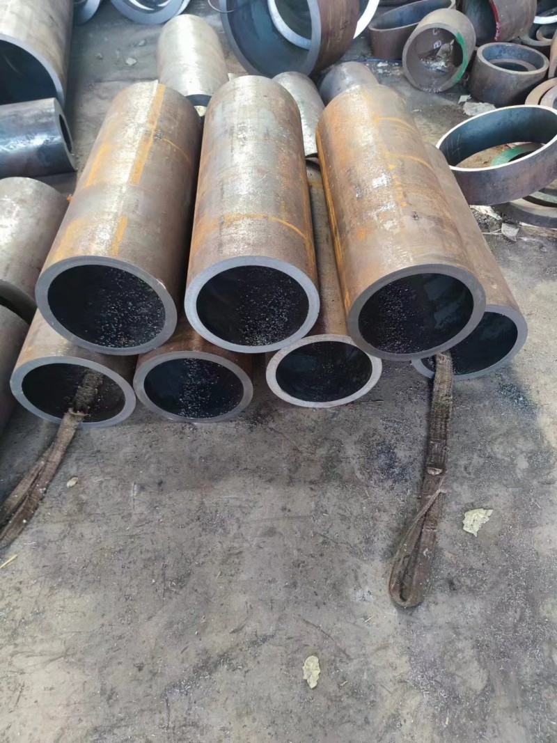 崇礼崇礼崇礼12Cr1MovG无缝钢管切割